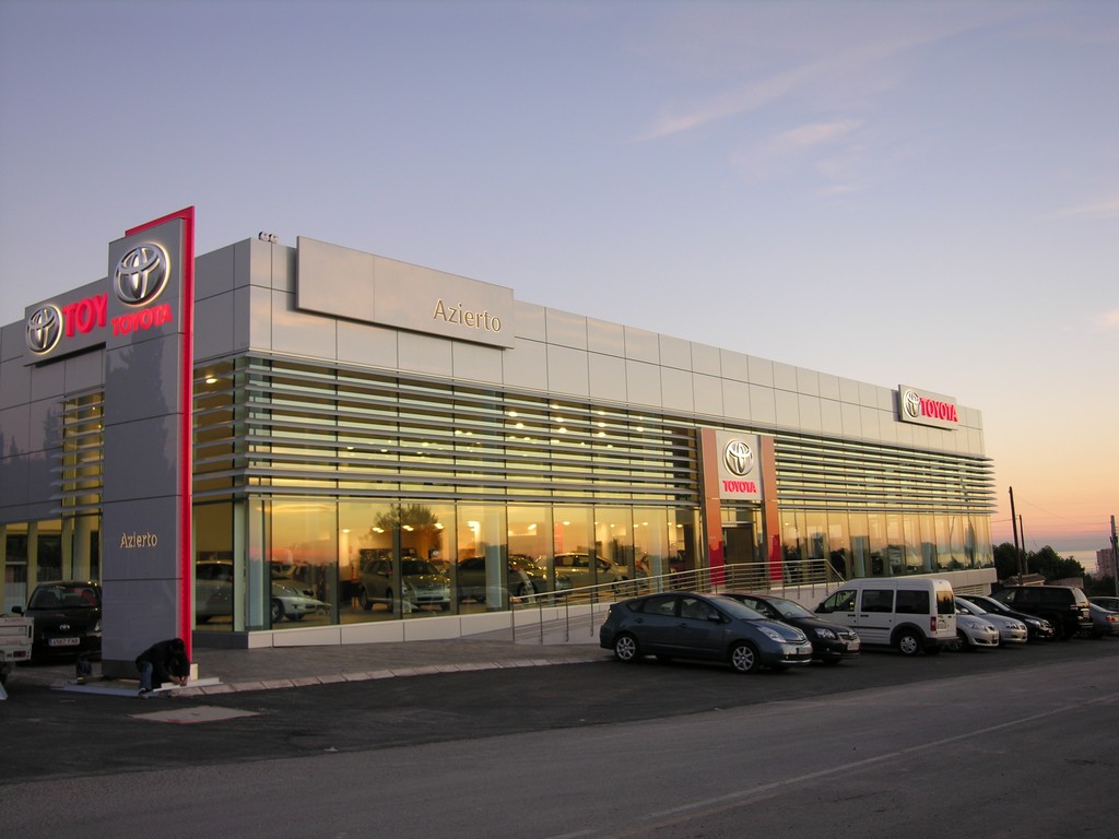 CONCESIONARIO TOYOTA AZIERTO